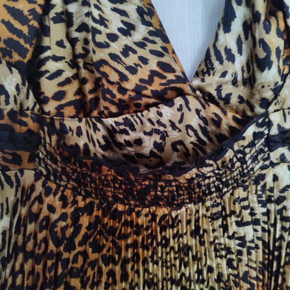 Va Va Voom Leopard Print Backless Pleated Maxi Dress Size M - Picture 4 of 9